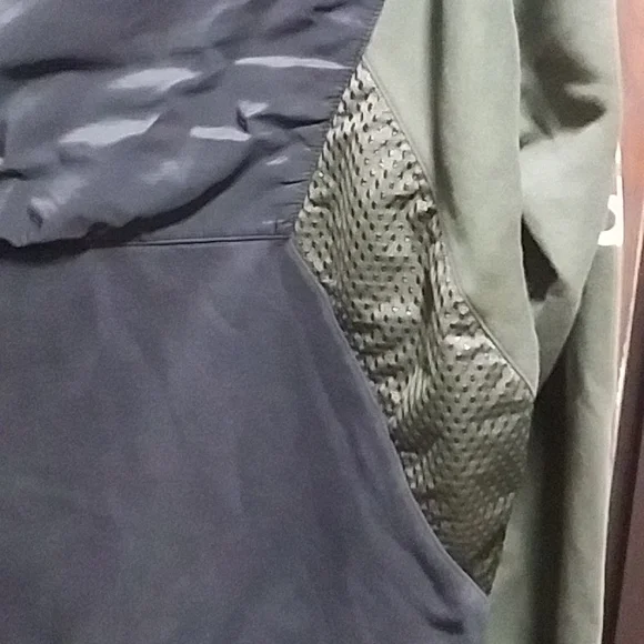 Men's Adidas hooded jacket - Picture 11 of 11